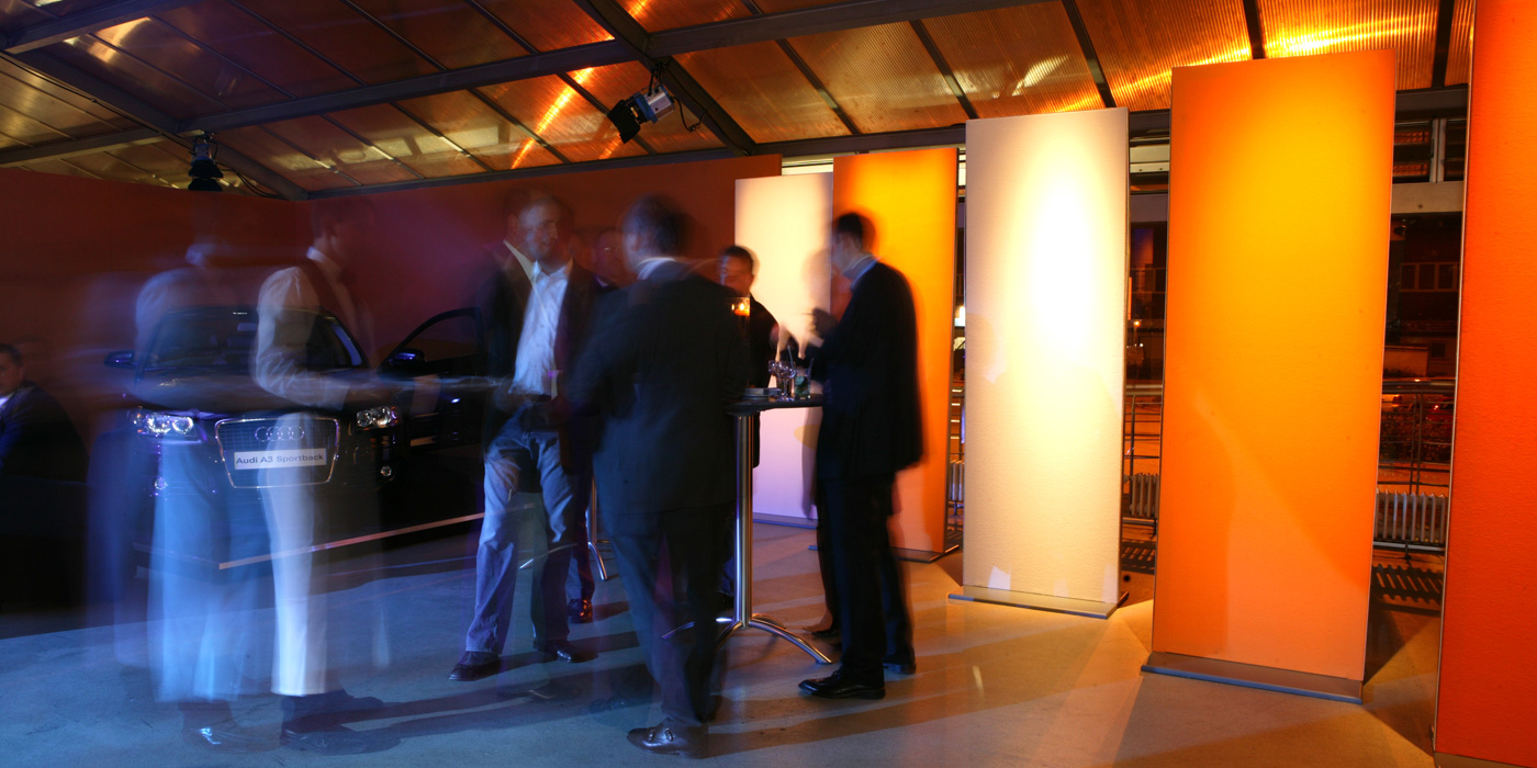 ZELFMADE Veranstaltungen | Eventagentur | Veranstaltungsagentur | Leistungen | Beratung | Hintergrundbild: Produktpräsentation